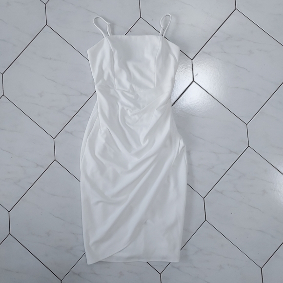 Emerald Sundae Dresses & Skirts - Emerald Sundae White Party Dress Size Medium